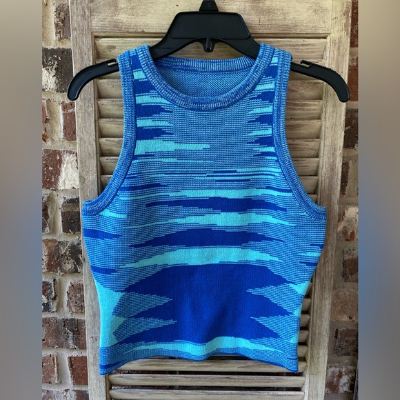 Unique Design Sweater - Picture 1 of 3